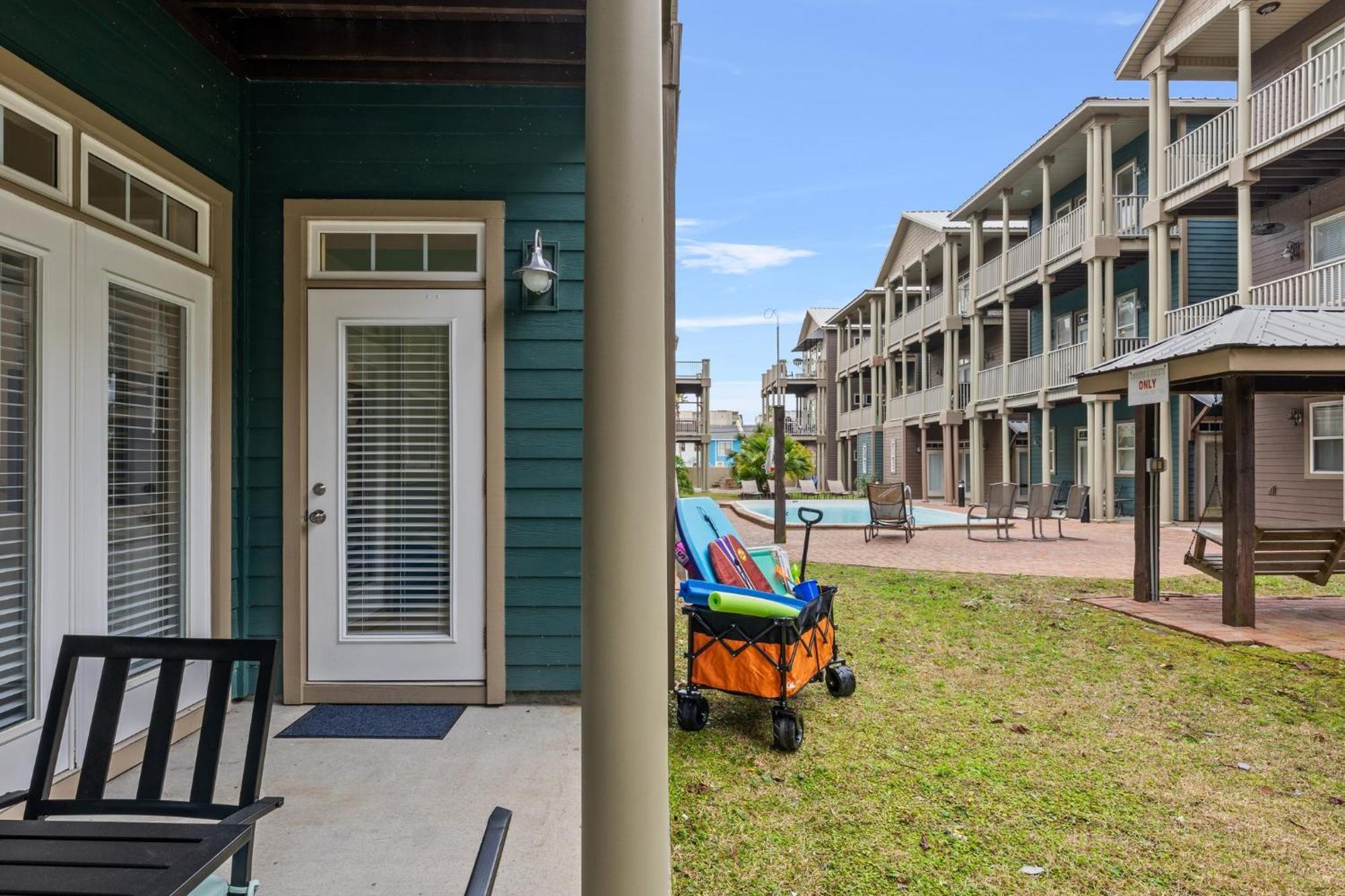 Crescent Moon Palace - A Luxury Home With Pool, Parking, Just Steps To The Beach Panama City Beach Bagian luar foto